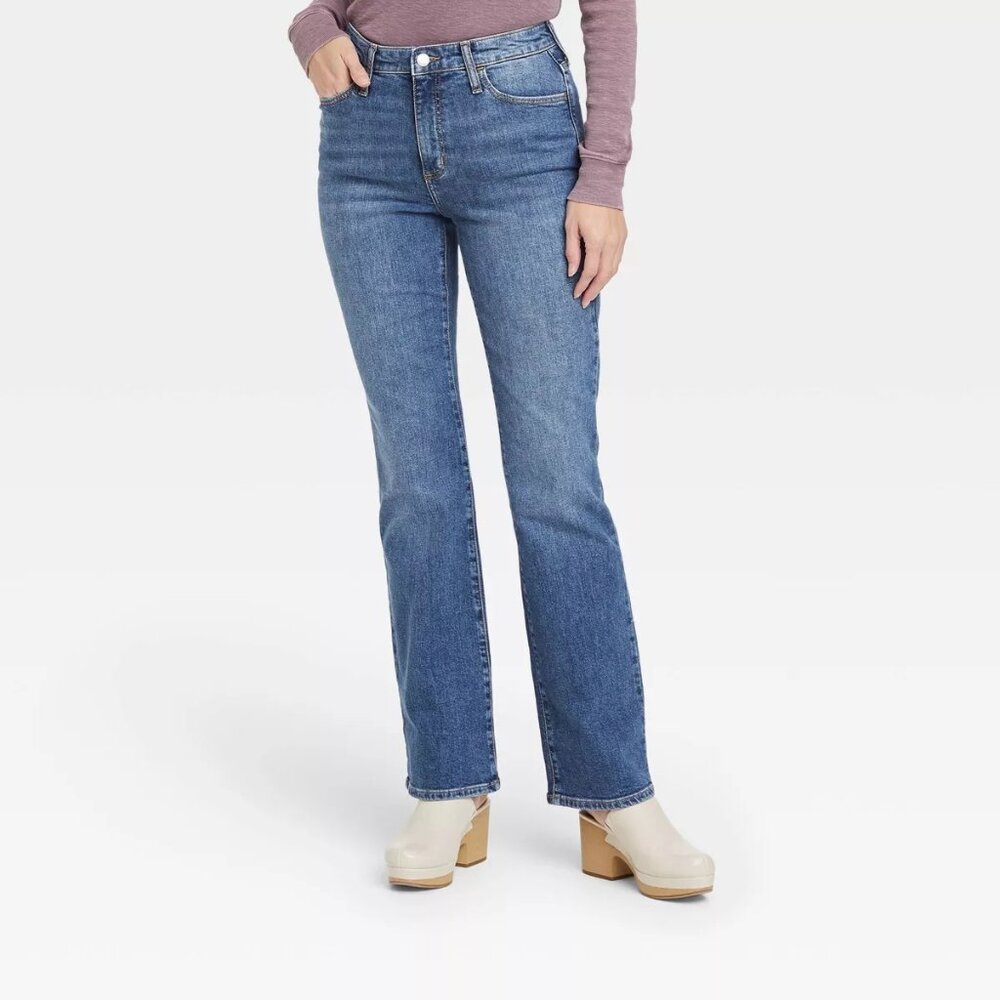 Universal Thread Women's High-Rise Bootcut Jeans in Medium Wash